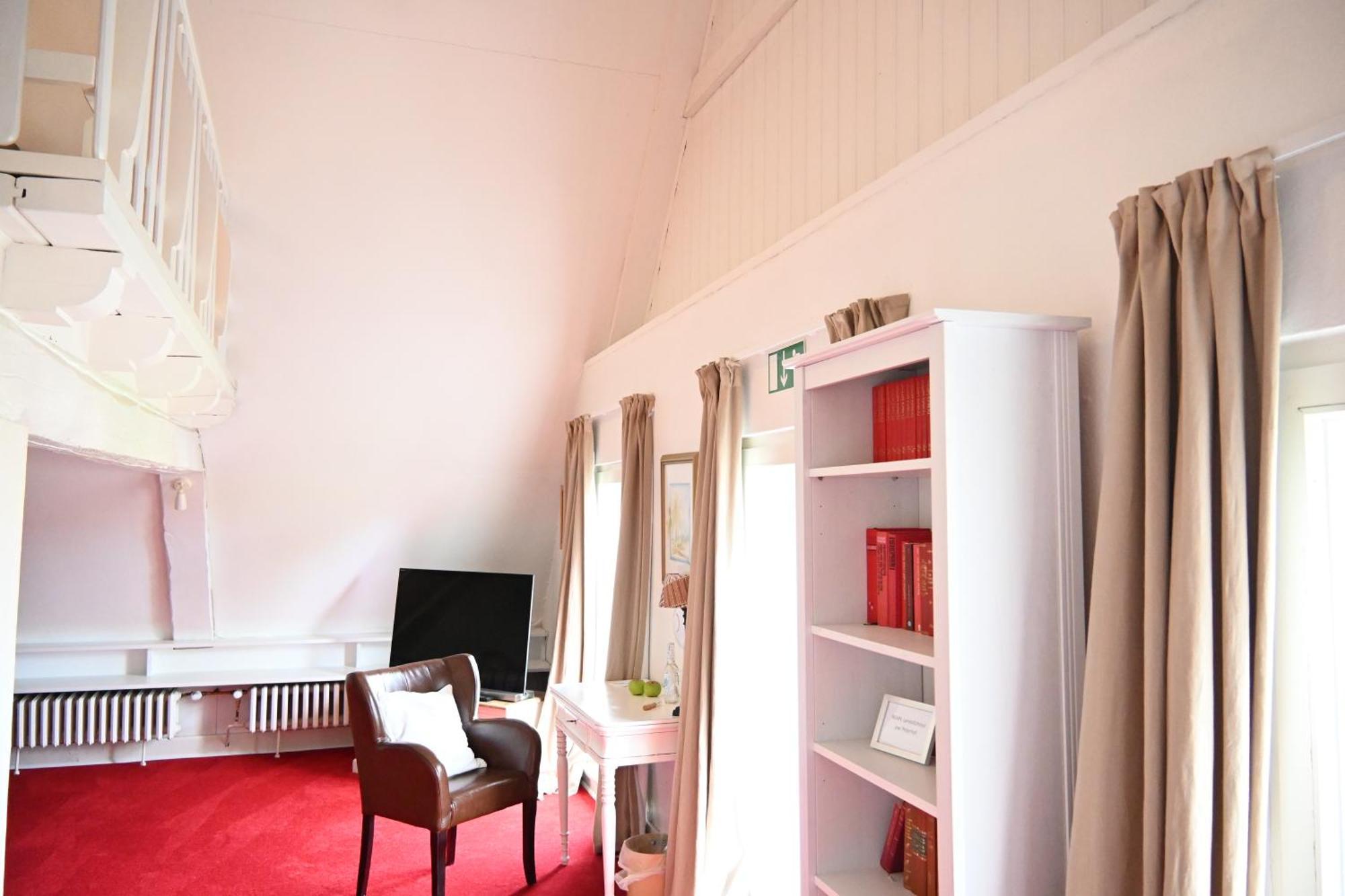 Landsitzhotel Und Seminarium Peterhof Hodorf Buitenkant foto