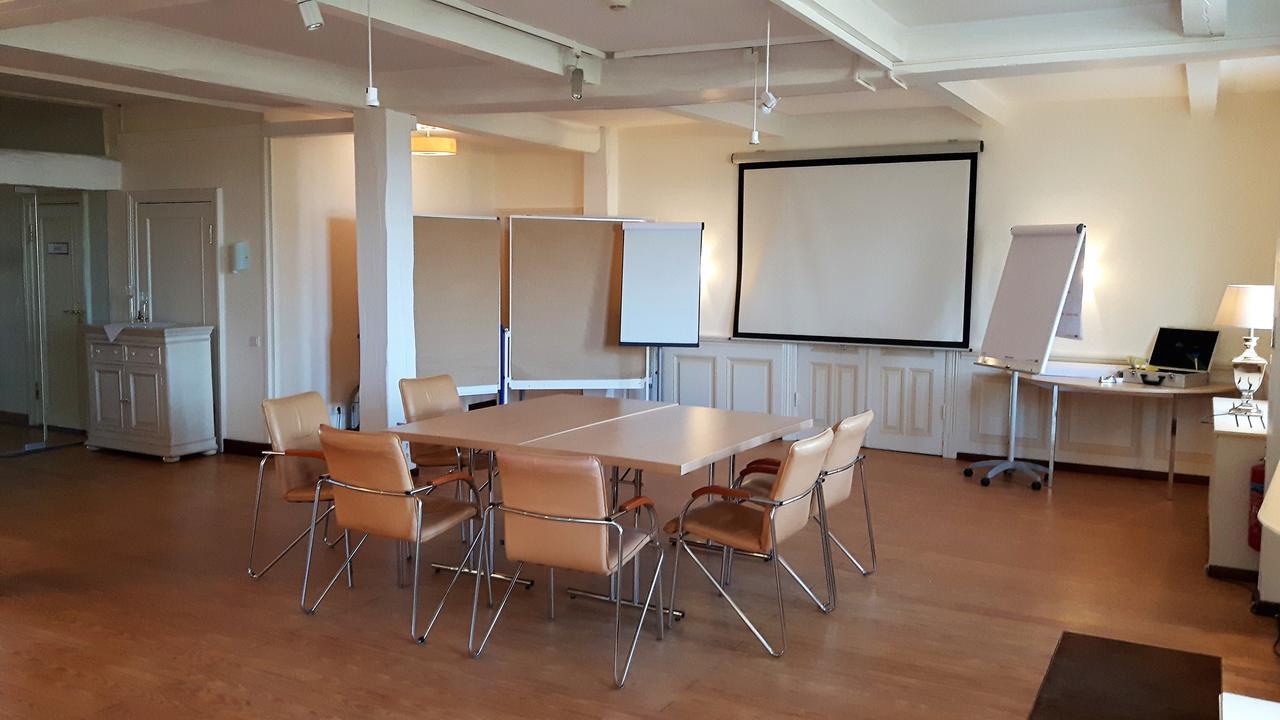 Landsitzhotel Und Seminarium Peterhof Hodorf Buitenkant foto