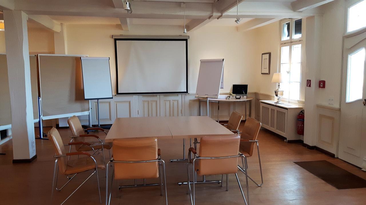 Landsitzhotel Und Seminarium Peterhof Hodorf Buitenkant foto